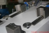 stalen neuzen aandruk machine